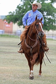 Pratt clinician Kerry Kuhn was in the saddle on Bartendin Baron, Cinco, for Doreen Everett of Abilene  at the 2012 Battle in the Saddle versatility championship. 